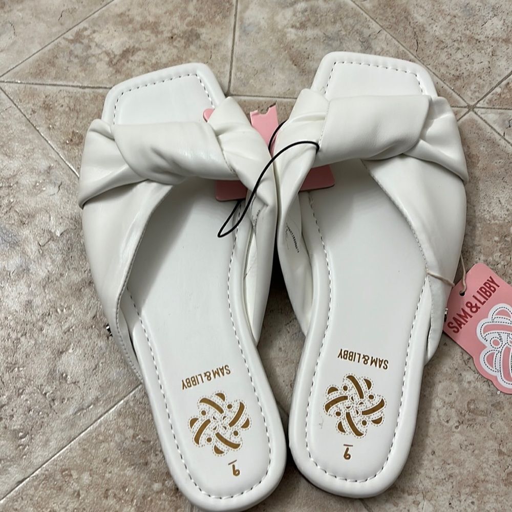 Sam and Libby white slip on sandals